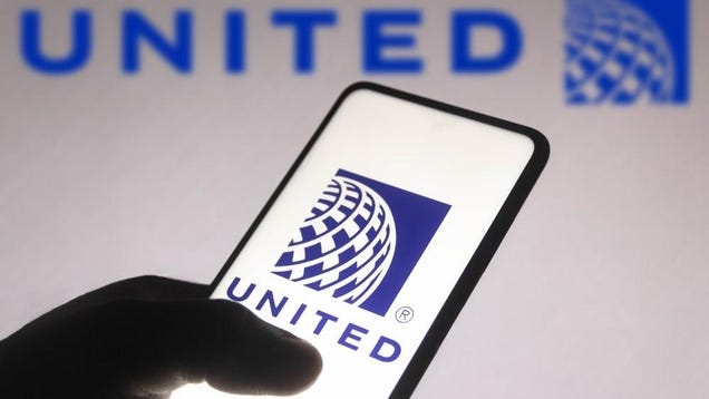 United Airlines Finally Addresses Long Wait Times With App’s New Rebooking Feature